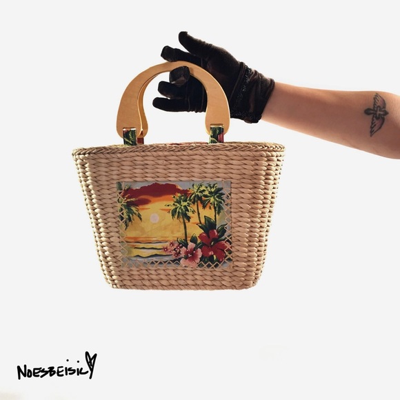 Vintage Handbags - Vintage Tropical Corn Husk Hand Bag